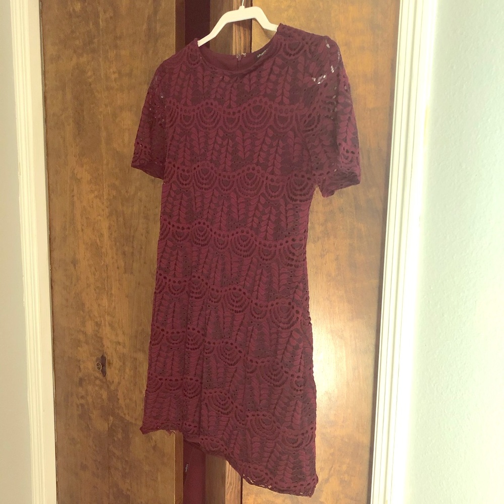 Women’s Sharagano Lace Maroon Short-sleeve Dress